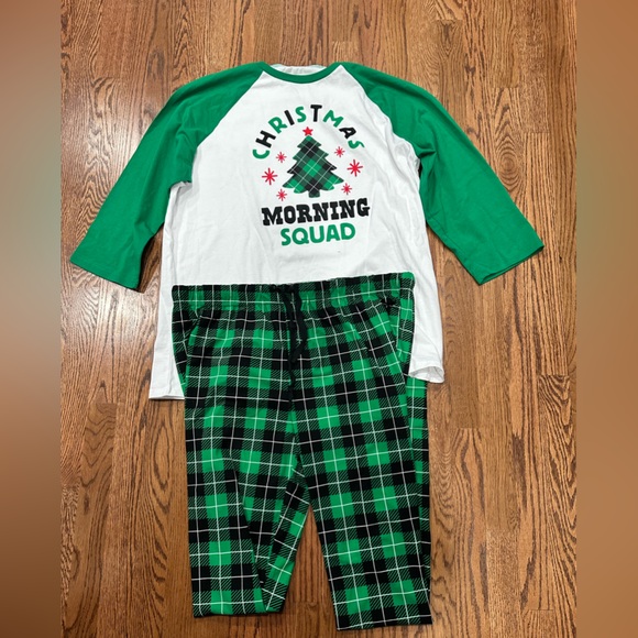 Family Christmas Pajamas:Mom, Dad and Teen Son! Ladies XXL (1) / Men’s XL (2) - Picture 3 of 10